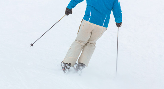 スキーやスノボのときには雪から髪を守りましょう