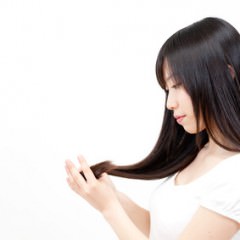 普段の分け目から自然に変える方法