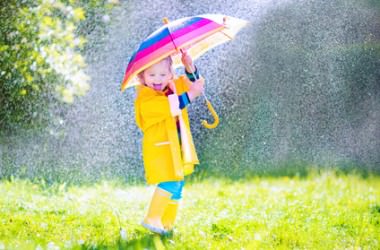 雨にも負けない！湿気が多い日に「巻き髪」を保つ方法