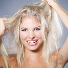 カラーやパーマによる髪への影響とその対策