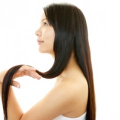 健康な人は毛穴から二、三本髪の毛が生えている！