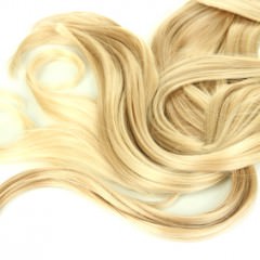 カラーやパーマによる髪への影響とその対策