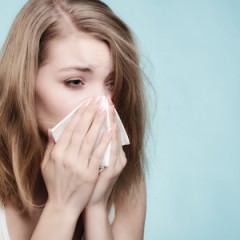 日焼けが原因で髪が薄くなる？日焼けの防止や対処法とは
