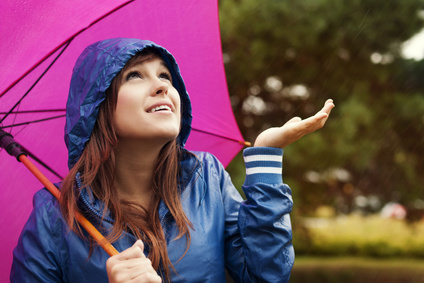 梅雨のうねりに縮毛矯正