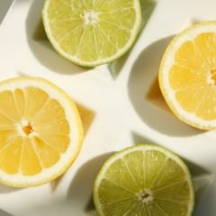 髪の黄みを抑える方法　キラキラ光らないカラーや紫シャンプーで対策しよう