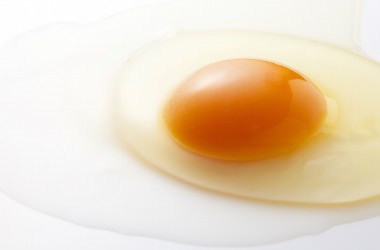 生卵が薄毛を促進させる？