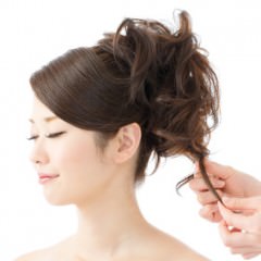 パサパサにならずにしっかり固めたい！ヘアスプレーの効果的な使い方