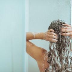 髪が早く伸びるシャンプーがあるって本当？
