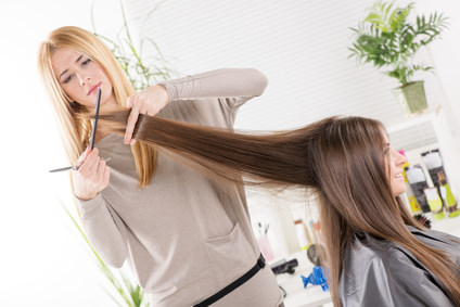 髪を梳くと傷むの 知らなきゃ損 正しいヘアケア講座