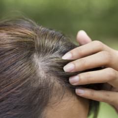 白髪の原因と正しい予防法や対策について
