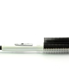 ダメージヘアはドライヤーが原因？美髪を叶えるドライヤーの正しい使い方