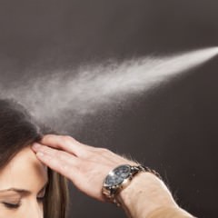 グロススプレーをヘアケアに活用しよう！