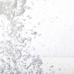なんで私からオジサン臭？！気付かれる前に頭皮のニオイを無臭化！
