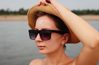 海で頭皮の日焼けを防ぐ方法
