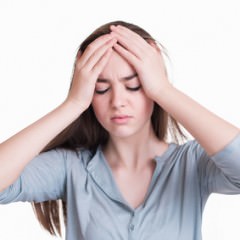 爪と爪を擦り合わせると髪が早く伸びるって本当？