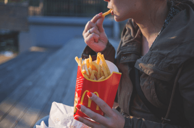 食生活を改善して頭皮のニオイを抑えよう！