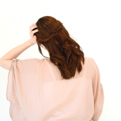 秋に抜け毛が増える原因は？おすすめの対策もご紹介します！