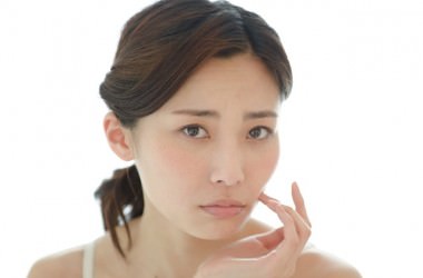 前髪をつくるとニキビができやすくなるの？　ヘアケア講座　頭皮ケア（スカルプケア）