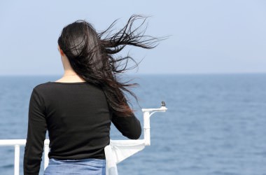 強風で髪の毛が絡まる時の対処法