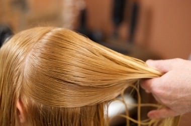 頭皮が白すぎる！これって良いの？悪いの？　ヘアケア講座　頭皮ケア（スカルプケア）