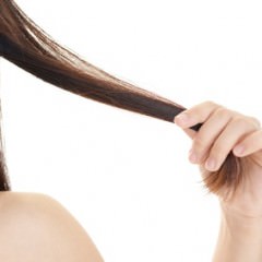枝毛や髪の傷みは髪が伸びる早さに関係するの？