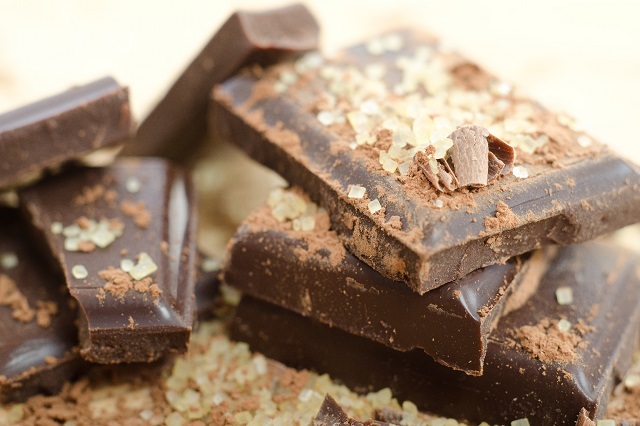 チョコレートを食べ過ぎると頭皮に悪い影響を及ぼすの？