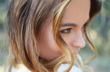 オイリーヘアの人は脂性フケに注意するべきなの？