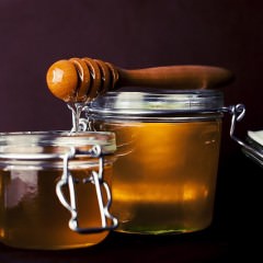 シャワーだけで湯船に浸からないのは髪に悪影響！？