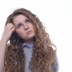 ヘアカラー剤でアレルギーが発症する？症状の種類や対策を解説します