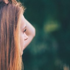 髪の毛を乾かしても、パーマが戻らないための対処法