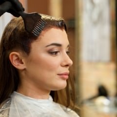 ヘアカラーの色落ちが早い人と遅い人では何が違うの？