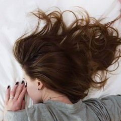 ヘアオイルで逆に髪がゴワつく？