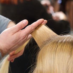 最も痛みの少ないパーマは？パーマによる髪の傷みの原因とヘアケアをご紹介！