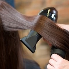 ウェットティッシュで髪の嫌な臭いを消そう