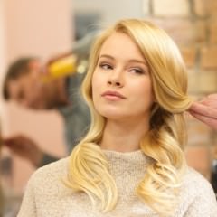 ヘアアイロンを使用する前に洗い流さないトリートメントを付けた方が髪に良いの？