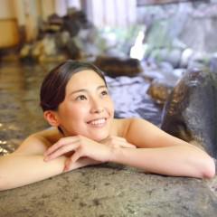 秋に抜け毛が増える原因は？おすすめの対策もご紹介します！