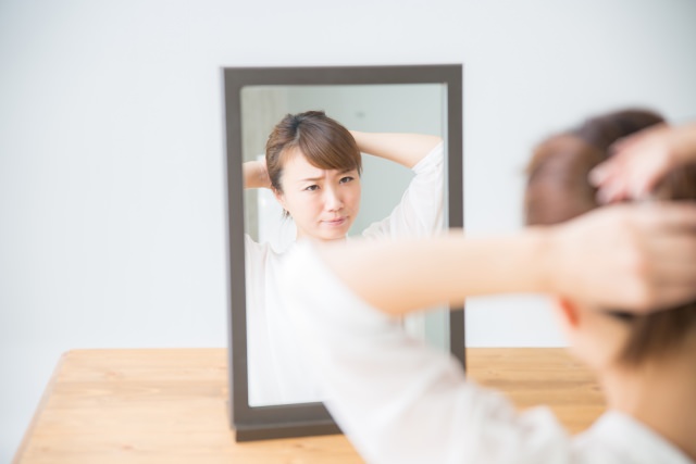 ダメージヘアの原因に！？間違ったヘアゴムの使い方とは