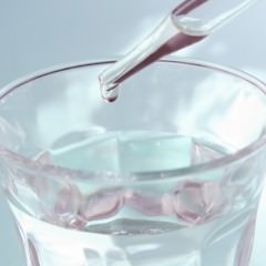 髪専用以外のはさみで切ると髪は傷む？