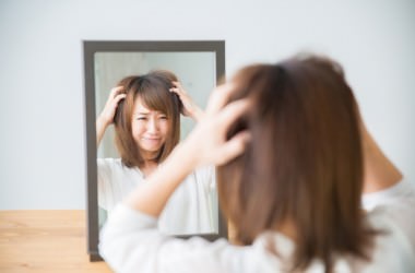 ヘアカラーが髪の静電気の原因に！？