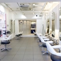 日本人が海外でヘアカラーをすると、髪が傷むの？
