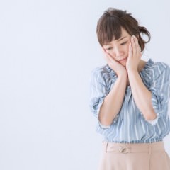 ヘッドマッサージで顔の歪みを治そう！