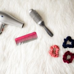 タオルドライ後はすぐにドライヤーするべき？