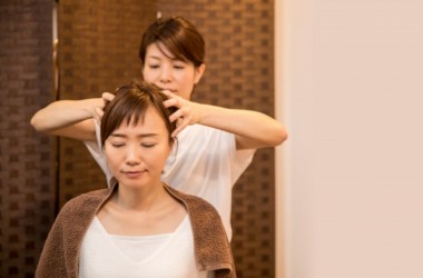 ヘッドスパで健康に！五感にも響くヘッドスパの効果について　ヘアケア講座　頭皮ケア（スカルプケア）