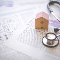 頭を触る癖がある人は薄毛になるの 知らなきゃ損 正しいヘアケア講座 頭を触る癖がある人は薄毛になるの 知らなきゃ損 正しいヘアケア講座