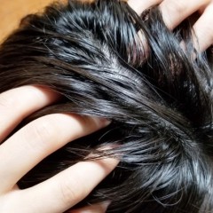 脂っぽい頭皮にも使えるヘアオイルって？