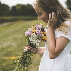 ストレートヘアが持続しない原因は？持続させるスタイリングのコツをご紹介します！