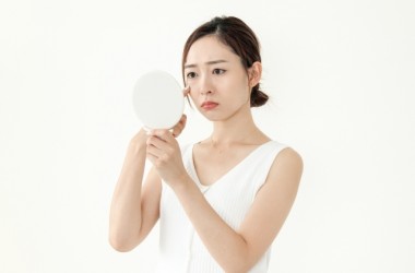 お顔のたるみや毛穴の悩みもヘッドスパで解決！いつまでも若々しい自分でいるためには