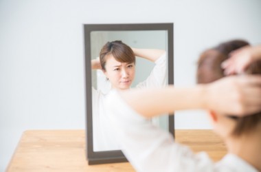 手ぐしでふんわりヘアアレンジって案外難しい・・・そんな時はルーズ感を出す「ざっくり手ぐしコーム」