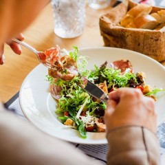 貧血だけじゃない！レバーを食べて美髪に！