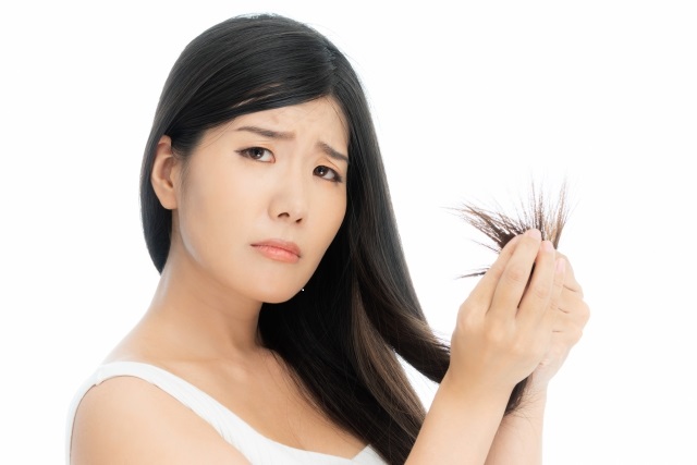 抜け毛や薄毛の原因とヘアケアを徹底解説 (1)
